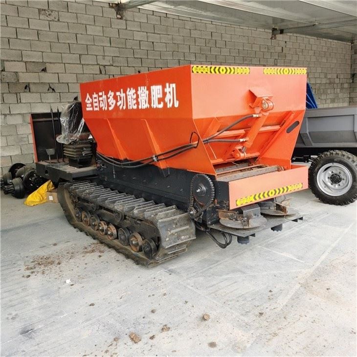 Tracked Diesel Manure Spreader